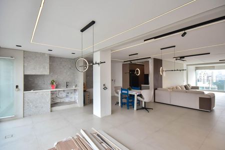 Apartamento à venda com 213m², 3 quartos e 4 vagasVaranda 2