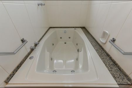 Apartamento para alugar com 103m², 2 quartos e 2 vagasSuíte - Banheiro