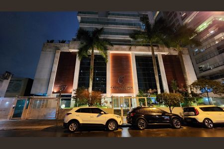 Apartamento para alugar com 201m², 4 quartos e 5 vagasFachada