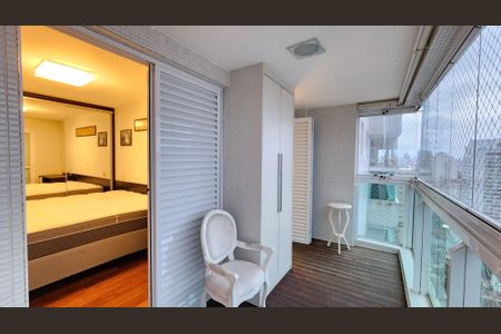 Apartamento para alugar com 201m², 4 quartos e 5 vagasVaranda