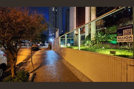 Apartamento para alugar com 201m², 4 quartos e 5 vagasVista da Rua