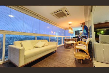 Apartamento para alugar com 201m², 4 quartos e 5 vagasVaranda gourmet