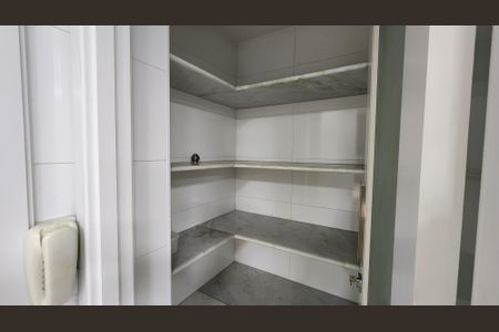 Apartamento para alugar com 201m², 4 quartos e 5 vagasDespensa