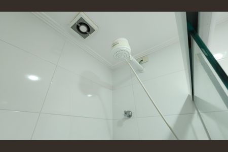 Apartamento para alugar com 201m², 4 quartos e 5 vagasChuveiro