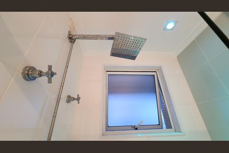 Apartamento para alugar com 201m², 4 quartos e 5 vagasChuveiro