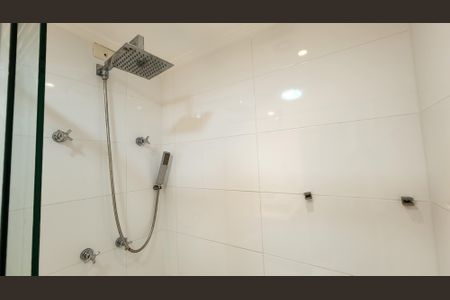 Apartamento para alugar com 201m², 4 quartos e 5 vagasChuveiro