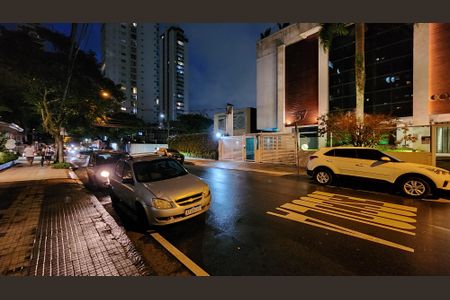 Apartamento para alugar com 201m², 4 quartos e 5 vagasVista da Rua