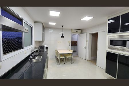 Apartamento para alugar com 201m², 4 quartos e 5 vagasCozinha