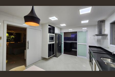 Apartamento para alugar com 201m², 4 quartos e 5 vagasCozinha