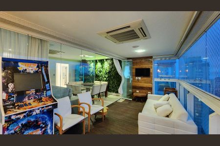 Apartamento para alugar com 201m², 4 quartos e 5 vagasVaranda gourmet