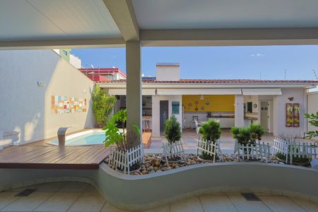 Casa à venda com 292m², 4 quartos e 4 vagasVaranda gourmet