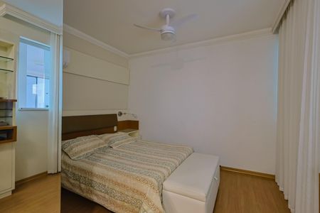 Casa à venda com 292m², 4 quartos e 4 vagasSuíte 1