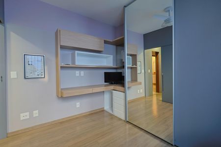 Casa à venda com 292m², 4 quartos e 4 vagasSemi Suíte 3