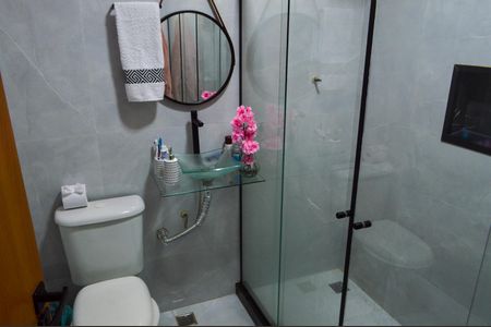 Casa de condomínio à venda com 160m², 3 quartos e 1 vagaBanheiro da Suíte