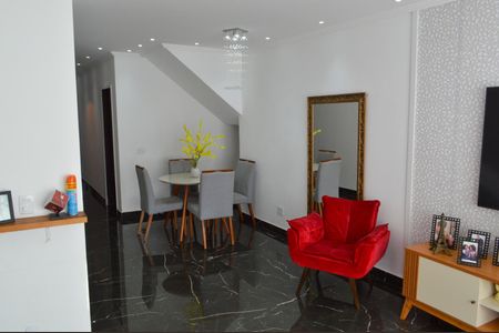 Casa de condomínio à venda com 160m², 3 quartos e 1 vagaSala