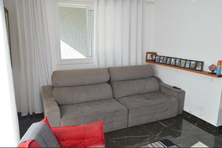 Casa de condomínio à venda com 160m², 3 quartos e 1 vagaSala