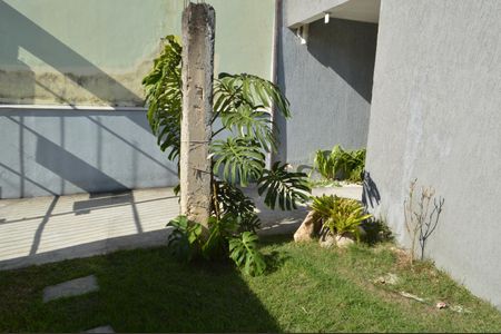 Casa de condomínio à venda com 160m², 3 quartos e 1 vagaJardim