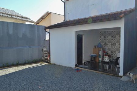 Casa de condomínio à venda com 160m², 3 quartos e 1 vagaQuintal