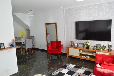 Casa de condomínio à venda com 160m², 3 quartos e 1 vagaSala