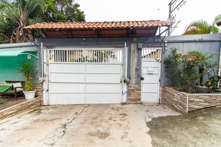 Casa de condomínio à venda com 72m², 2 quartos e 1 vaga Casa de condomínio à venda com 72m², 2 quartos e 1 vagaEntrada