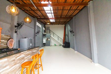 Casa de condomínio à venda com 72m², 2 quartos e 1 vaga Casa de condomínio à venda com 72m², 2 quartos e 1 vagaÁrea comum - Salão de festas