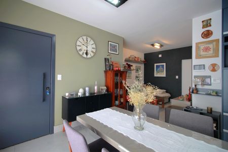 Apartamento à venda com 96m², 2 quartos e 2 vagasSala