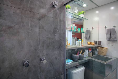 Apartamento à venda com 96m², 2 quartos e 2 vagasBanheiro da Suíte 1