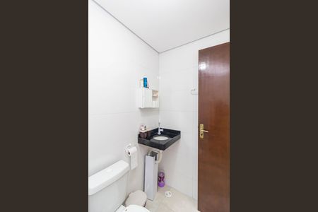 Casa de condomínio à venda com 36m², 2 quartos e sem vaga Casa de condomínio à venda com 36m², 2 quartos e sem vagaBanheiro