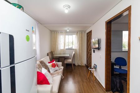 Casa de condomínio à venda com 36m², 2 quartos e sem vaga Casa de condomínio à venda com 36m², 2 quartos e sem vagaSala-Cozinha