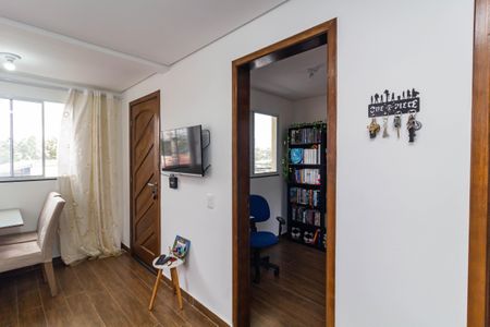 Casa de condomínio à venda com 36m², 2 quartos e sem vaga Casa de condomínio à venda com 36m², 2 quartos e sem vagaSala-Cozinha