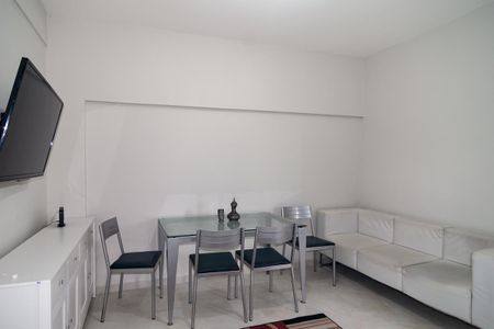 Apartamento à venda com 65m², 2 quartos e sem vagaSala
