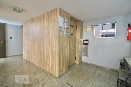 Apartamento à venda com 65m², 2 quartos e sem vagaÁrea comum