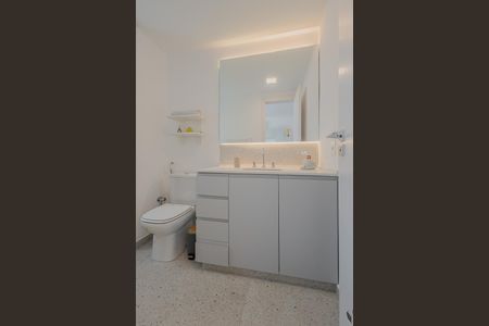 Apartamento à venda com 124m², 3 quartos e 2 vagasBanheiro da Suíte 1