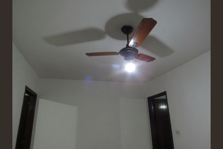 Casa à venda com 300m², 2 quartos e 2 vagasSala