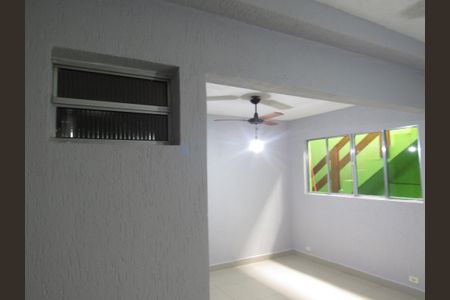 Casa à venda com 300m², 2 quartos e 2 vagasSuíte