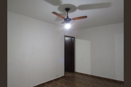 Casa à venda com 300m², 2 quartos e 2 vagasSala