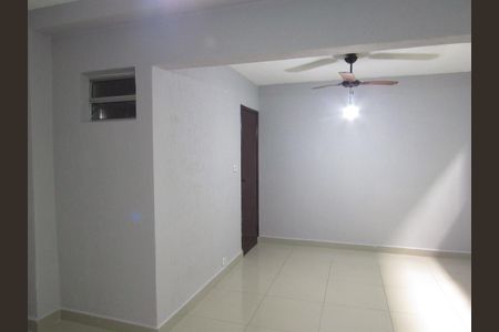 Casa à venda com 300m², 2 quartos e 2 vagasSuíte
