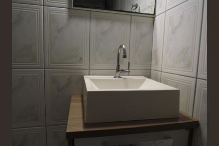 Casa à venda com 300m², 2 quartos e 2 vagasBanheiro