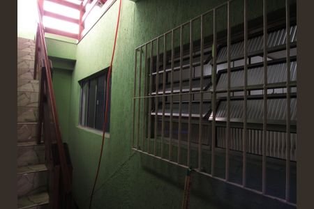 Casa à venda com 300m², 2 quartos e 2 vagasCorredor externo