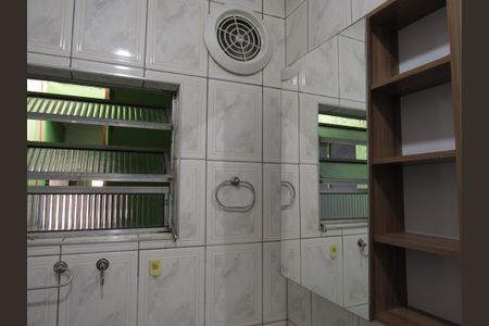 Casa à venda com 300m², 2 quartos e 2 vagasBanheiro da Suíte