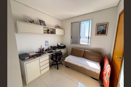 Apartamento à venda com 180m², 3 quartos e 3 vagasQuarto 3