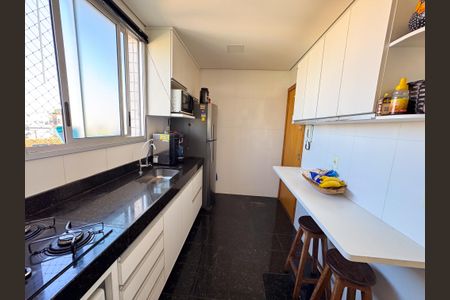 Apartamento à venda com 180m², 3 quartos e 3 vagasCozinha