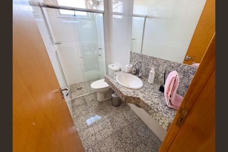 Apartamento à venda com 180m², 3 quartos e 3 vagasBanheiro do Quarto 3