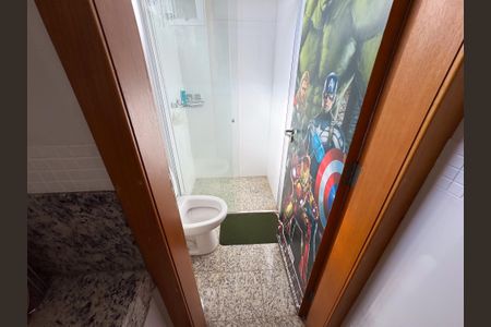 Apartamento à venda com 180m², 3 quartos e 3 vagasBanheiro do Quarto 2