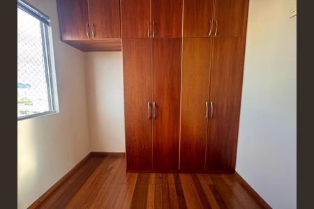 Apartamento à venda com 205m², 4 quartos e 2 vagasQuarto 2