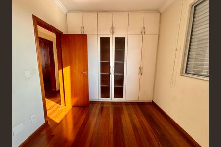 Apartamento à venda com 205m², 4 quartos e 2 vagasQuarto 3