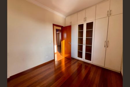 Apartamento à venda com 205m², 4 quartos e 2 vagasQuarto 3