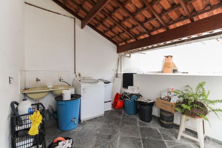 Casa à venda com 260m², 4 quartos e 3 vagas Casa à venda com 260m², 4 quartos e 3 vagasÁrea de Serviço