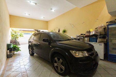 Casa à venda com 260m², 4 quartos e 3 vagas Casa à venda com 260m², 4 quartos e 3 vagasGaragem