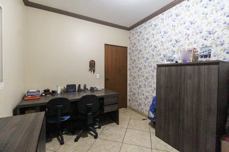 Casa à venda com 260m², 4 quartos e 3 vagas Casa à venda com 260m², 4 quartos e 3 vagasQuarto 4